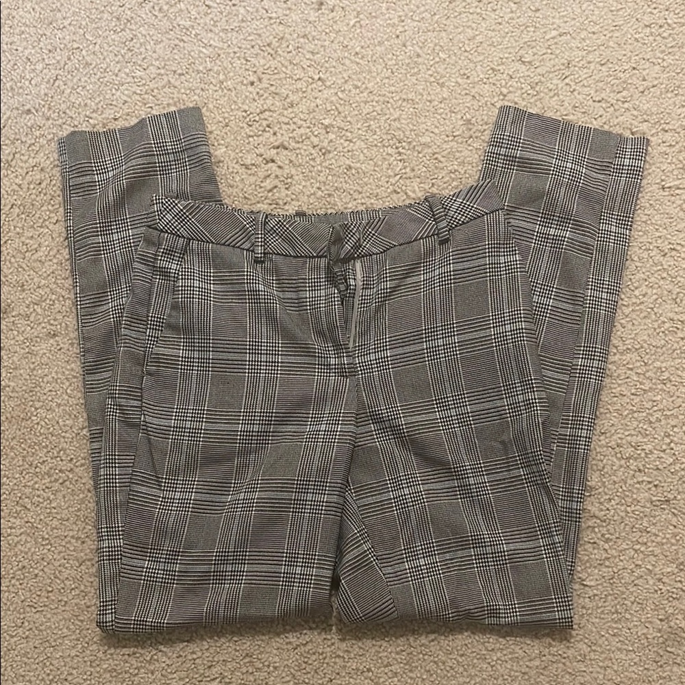Chic Gray Checkered Pants